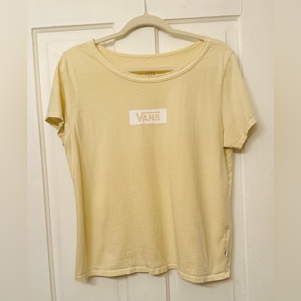 VANS Ladies Classic Fit Tee. Size XL.